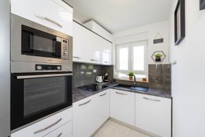Novea Family Apartment with Terrace & Parking