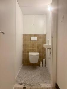 Spacious mid-century design apartment close to the beach & city centre