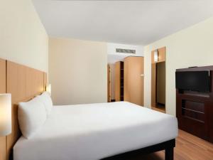 Ibis Budapest Heroes Square