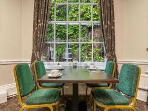 Mercure Salisbury White Hart Hotel & Apartments
