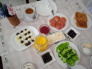 Velia Rooms