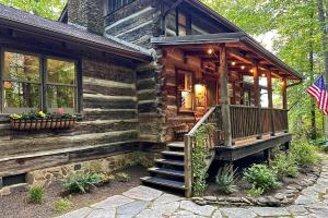 Cabin Near Boone w Hot Tub & Mountain Views