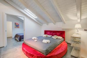 Loft & Jacuzzi - Happy Rentals