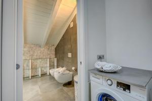 Loft & Jacuzzi - Happy Rentals