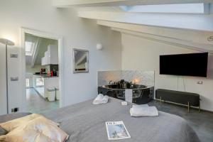 Loft & Jacuzzi - Happy Rentals