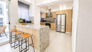 2 bedrooms childrens area, swimming pool and gym