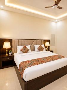 Hotel Urban Inn - The RK Hospitality Group #Prem Mandir #Chaar Dham Fully AC