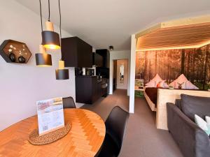 FeWo Falkenloft im Allgäu - Sonnenterrasse mit Markise, WLAN, Self Check-in, gratis Parken, tolle Lage, Königscard