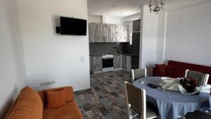 Spacious Sea View Apartment by the Port