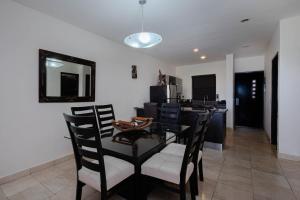 205 C: Centrally located Apto. with ocean view