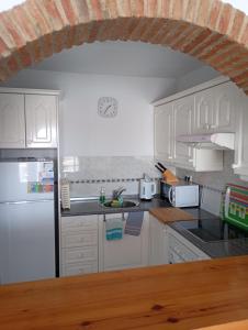 Pool-View Apartment with Terrace & Lift in Pueblo del Parque