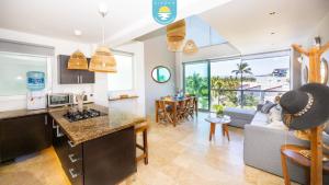 Terra 12 Penthouse Private Shallow Pool & Beach Access