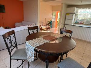 Charming Montrose 2-Bd Apartment