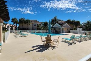 Right Direction Rentals 1 Bedroom Villa 9981