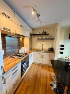Prime Four House - Perfect for Short & Business stays
