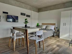 Monoambiente con terraza privada y cochera en Pinamar