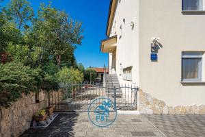 Apartments near Beach in Klimno-Insel Krk 58047