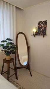 Large 2BR Apartment near Hongdae, Mangwon Market & Han River, 6 Guests