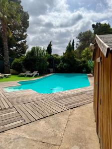 Villa con piscina a 15 min de Valencia