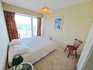 Sea View Family Stay for 8