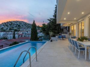 Luxury villa Fleur with pool