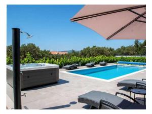 Villa in Stankovic with swimming pool