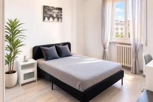Large Family Apartment - 4 Bedrooms with free parking near San Paolo Metro & University by RHR img17