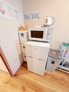 Near the station, 6-minute walk, entire first floor available, high-speed Wi-Fi, convenient for sightseeing and shopping, direct access to Tokyo Tower, the Imperial Palace, and Tokyo Dome