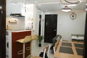 Cozy staycation 2Bedroom condo