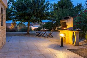 Vol - au - Vent - Cheerful 5-bedroom villa with pool
