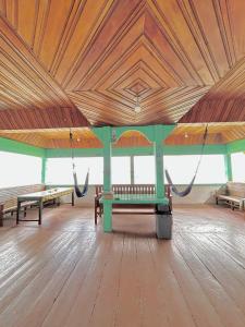 Marlynto Surf Camp