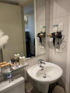 ECN Suite and Staycation by Azure