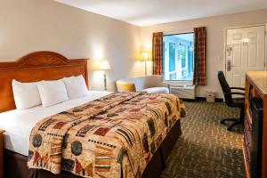 Days Inn by Wyndham Apple Valley Pigeon ForgeSevierville