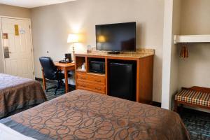 Days Inn by Wyndham Apple Valley Pigeon ForgeSevierville
