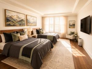 Marina Boardwalk Breeze 1BA & 2BA - Short Trip To Venice Beach