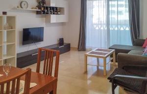 Cozy Apartment In Las Lagunas De Mijas With Wifi