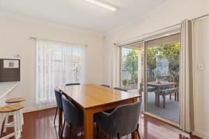 Family-Friendly 4-Bed Home with Parking