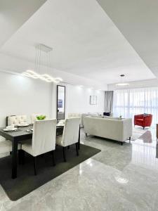 modern executive three bedroom apartment which features swimming pool, state of the art fully equipped gym andmodern unmatched luxurious facilities which offfers luxury lifestyle
