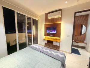 Vetri Homes V