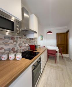 Modern 3 Bedroom Flat with Private Parking and AirConditioning