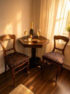 The Old Town Luxury Hideaway Apartment AC