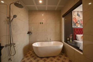 Nhật Long Hotel