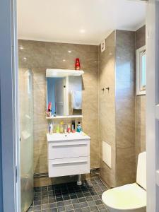 Upper Floor of Townhouse near Metro and Akalla By