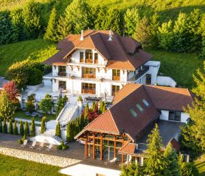 Villa Savoie Villa de luxe avec piscine et spa, lac dAnnecy