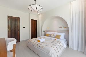 Luxe 8BR Villa with 2 Pools near Pererenan
