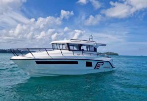 Legend Boat