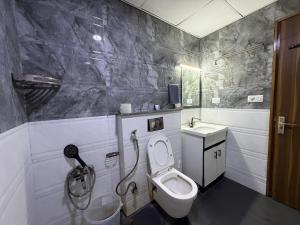 Luxora - Stay in Style
