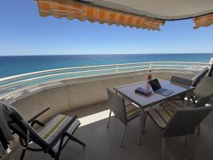 Apartamento con Espectaculares Vistas al Mar Muchavista by Turihome