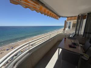 Apartamento con Espectaculares Vistas al Mar Muchavista by Turihome