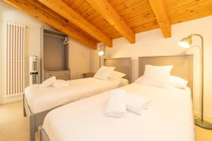 The A-LINE Lake COMO view apt B with pool & garage
